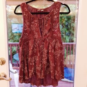 Sleeveless bohemian floral blouse